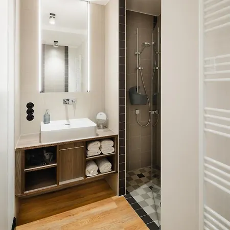 Apartament J Huus 4 I 99m I I Kurplatz I Eg I Terrasse I Ruhig I King I Fb Heizung I Privateingang I Huus Design *