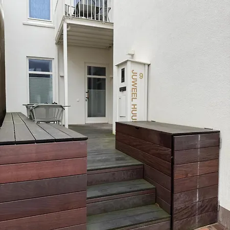 Apartment J Huus 4 I 99m I Strand I Kurplatz I Eg I Terrasse I Ruhig I King I Fb Heizung I Privateingang I Huus Design